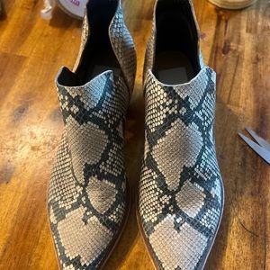 Dolce Vita  size 6.5 Sonni Booties.